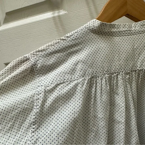 Nili Lotan Tuxedo Pleated Mock Neck 100% Cotton Blouse Blue Pinstripe S Small - Picture 7 of 7